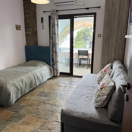 Apartment Sea View 2 *